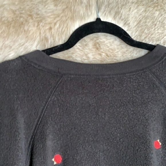 Victoria's Secret Pink Fuzzy Knit Crew Neck Roses Embroidered Pullover Size L - Picture 6 of 13